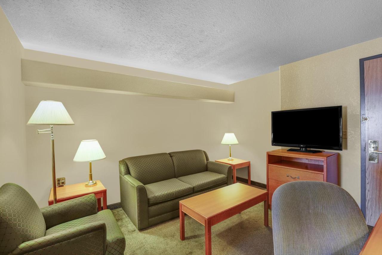 Days Inn By Wyndham רד דיר מראה חיצוני תמונה