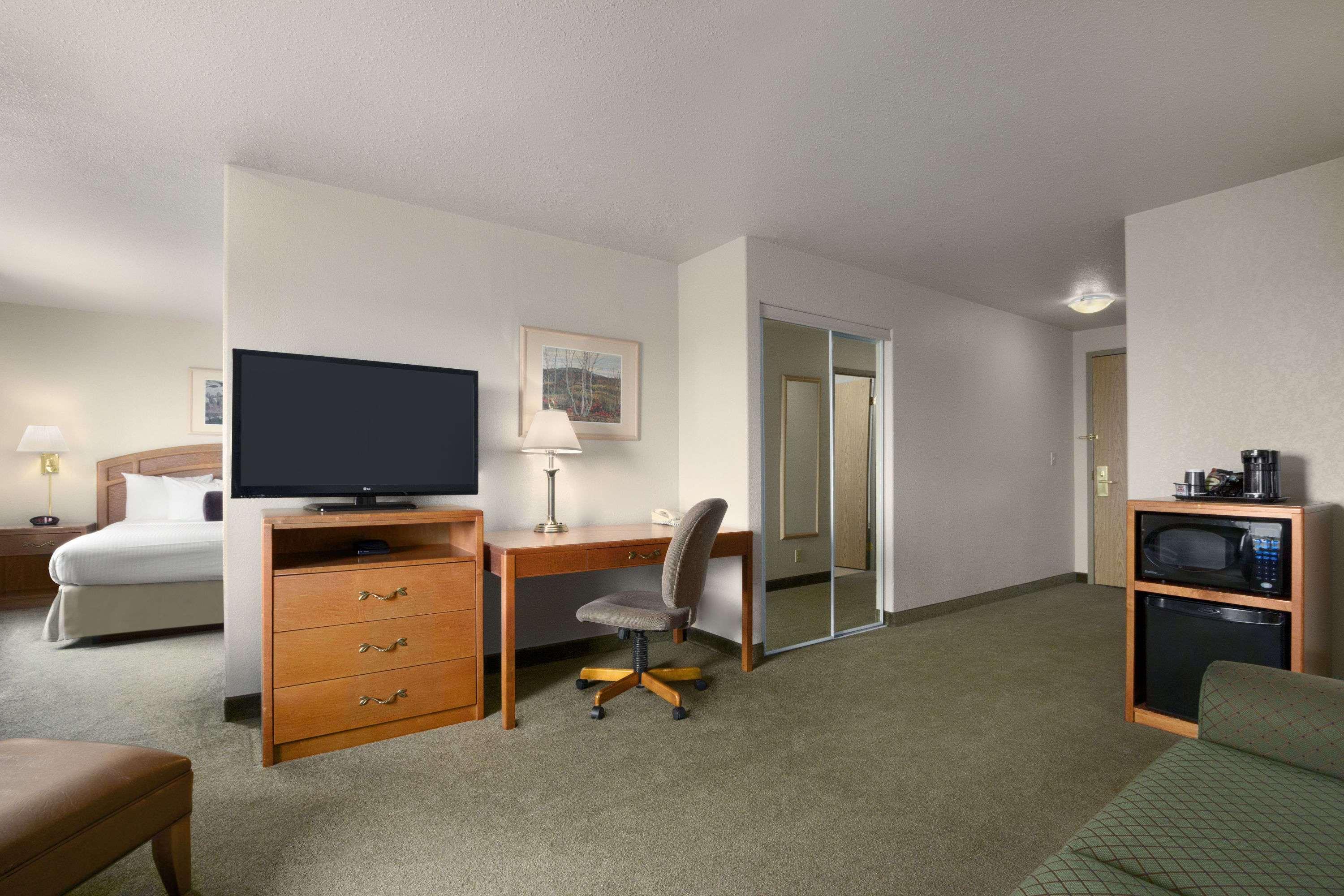 Days Inn By Wyndham רד דיר מראה חיצוני תמונה