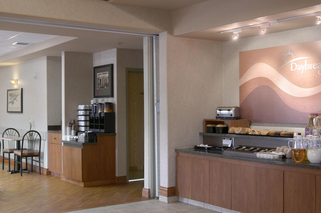 Days Inn By Wyndham רד דיר מראה חיצוני תמונה