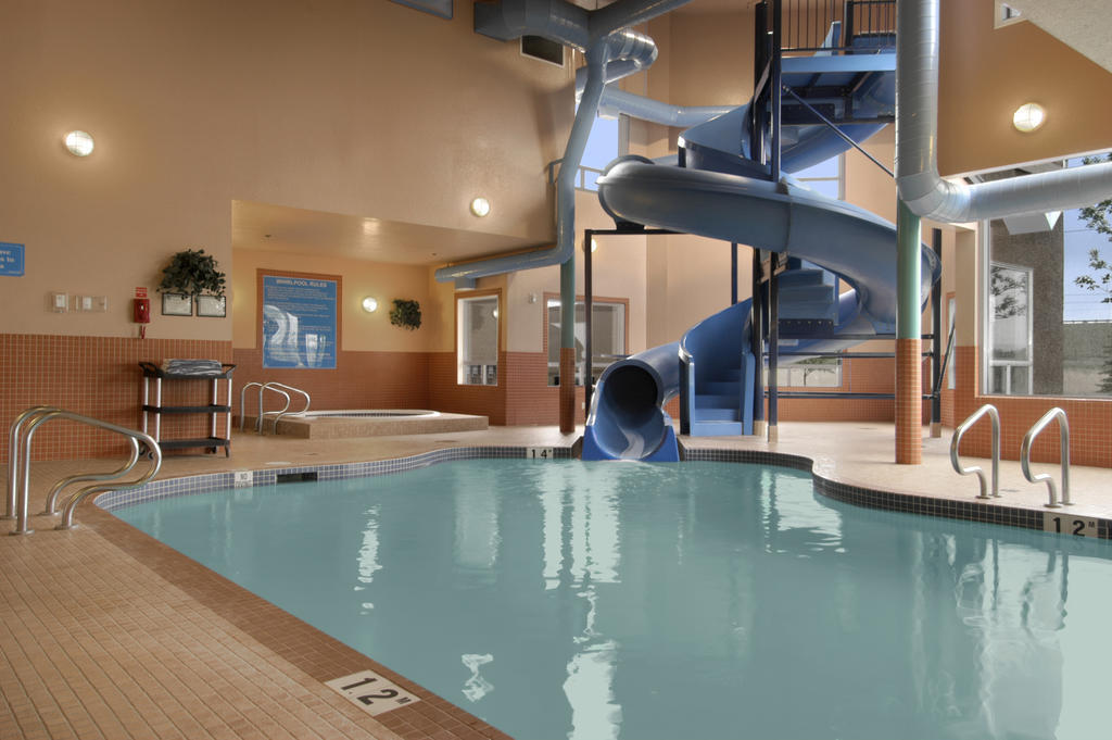 Days Inn By Wyndham רד דיר מראה חיצוני תמונה
